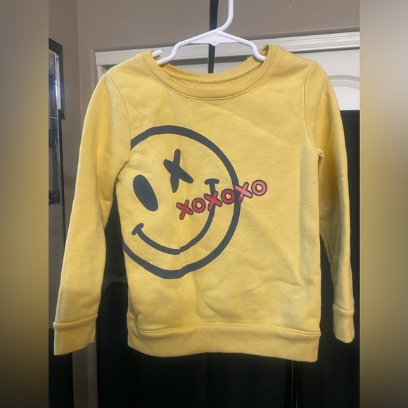 ‼️XOXO SMILES TODDLER TOP‼️ - Picture 1 of 4